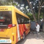 Foto: Bus Sekolah parkir di depan kantor Dishub Kabupaten Pati (Mitrapost.com/ Kafi)