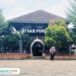 Foto : Kondisi aspal di pasar puri baru Kecamatan Pati berlubang. (Sumber. Mitrapost.com/ Ilham) Foto : Kondisi aspal di pasar puri baru Kecamatan Pati berlubang. (Sumber. Mitrapost.com/ Ilham)