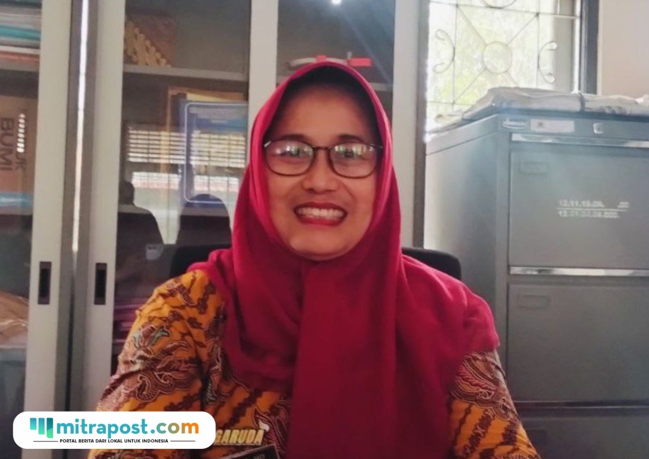 Foto : Pamong Budaya Dinas Pendidikan dan Kebudayaan (Disdikbud) Kabupaten Pati, Trevita Puspita Hadi ditemui di kantornya, belum lama ini. (Sumber. Mitrapost.com/ Ilham)