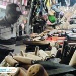 pedagang-pisau-pasar-puri Pedagang di Pasar Puri Keluhkan Sepi Pembeli Sejak Musim Online
