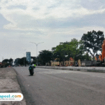 Foto : Titik penerangan jalan umum (PJU) di depan Plaza Pragola dikabarkan sudah aktif. (Sumber. Mitrapost.com/ Ilham)