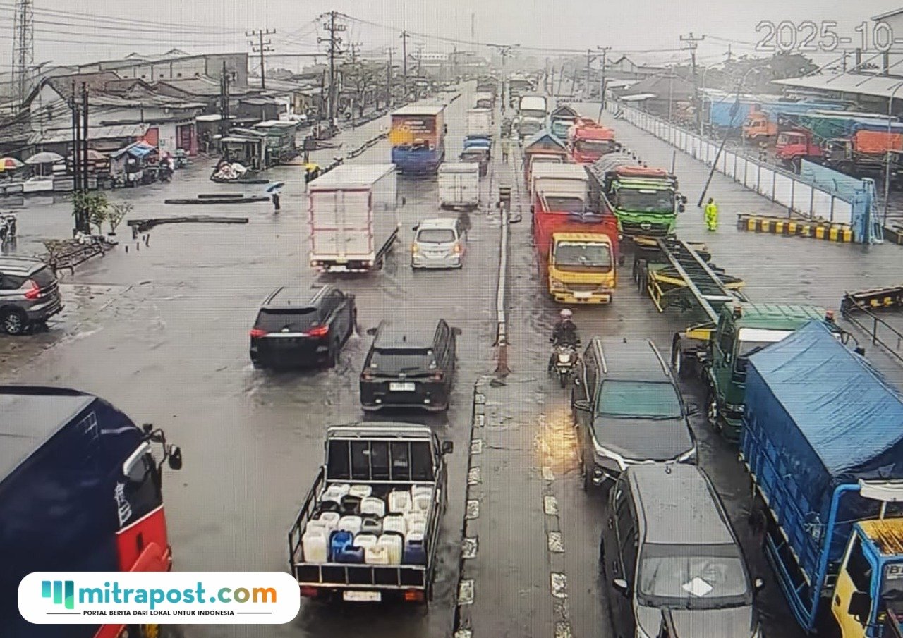 Kondisi jalan saat masih banjir/istimewa
