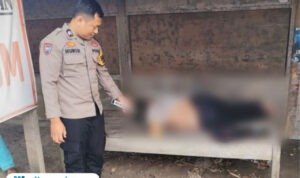 Foto : Seorang sopir ditemukan meninggal di depan Warung Makan Desa Ketitangwetan Kecamatan Batangan Pati. (Dok. Polsek Batangan)