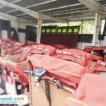 Foto : Becak listrik terparkir rapi di sebelah Pendopo Kabupaten Pati, Senin (10/11/2025). (Sumber. Mitrapost.com/ Ilham)