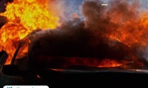 Ilustrasi mobil terbakar/istock