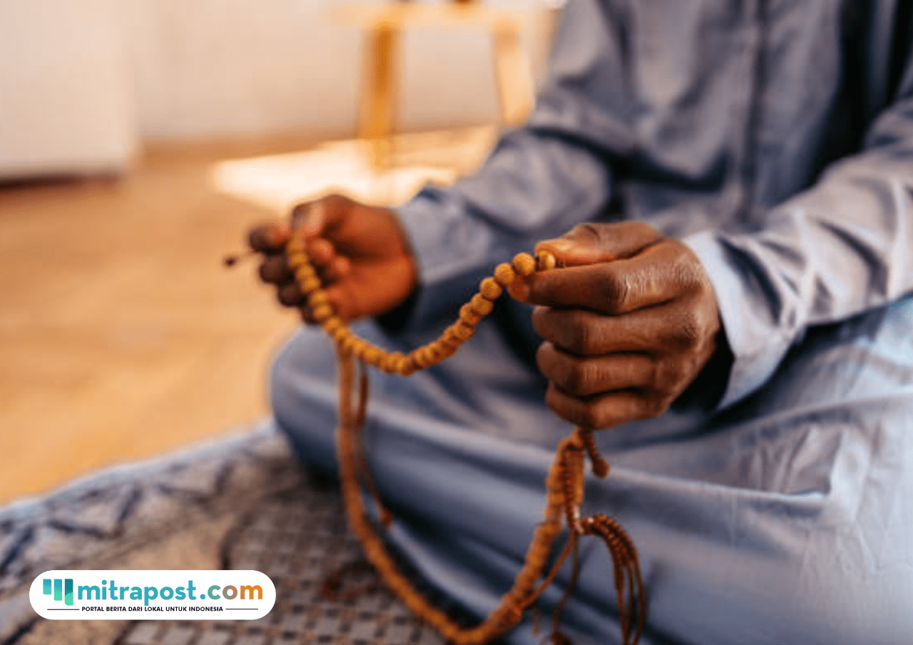 Tata Cara dan Bacaan Zikir Setelah Salat Fardu Lengkap