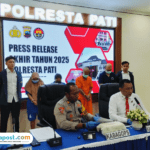 Foto : Polresta Pati Konferensi Pers di ruang Sanika Satyawada, Rabu (31/12/2025). (Sumber. Mitrapost.com/ Ilham) Penipuan