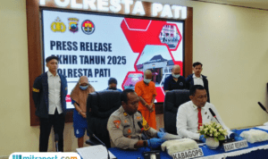 Foto : Polresta Pati Konferensi Pers di ruang Sanika Satyawada, Rabu (31/12/2025). (Sumber. Mitrapost.com/ Ilham) Penipuan
