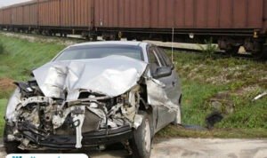 Ilustrasi kecelakaan kereta tabrak mobil/istock