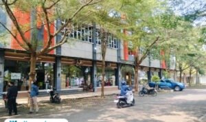 Foto : Kondisi Plaza Pragola yang berada di Jalan Kudus-Pati, Kecamatan Margorejo Pati, belum lama ini. (Sumber. Mitrapost.com/ Ilham)