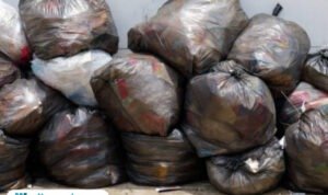 Ilustrasi sampah Tangsel menumpuk/istock