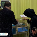 Bayi Perempuan yang Dibuang di Tempat Sampah Puri Kini Dirawat Kakek dan Nenek