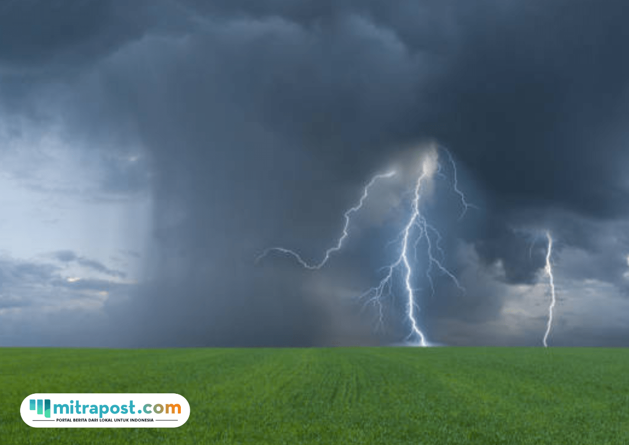 9 Petani di Serang Banten Tersambar Petir, 4 Orang Tewas