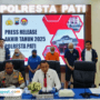 Foto : Konferensi Pers di ruang Sanika Satyawada, Polresta Pati Rabu (31/12/2025). (Sumber. Mitrapost.com/ Ilham)