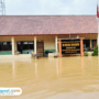 Foto : Kondisi banjir menggenangi SD Negeri Semampir, Kecamatan Pati, Kabupaten Pati. (Sumber. Mitrapost.com/ Ilham)