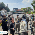 Foto : Ahmad Husein di depan Pendopo Kabupaten Pati (Dok. Mitrapost.com)