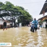 Foto : Banjir di Jalan Alternatif Pati-Rembang tepat Desa Glonggong. (Sumber. Mitrapost.com/ Ilham)