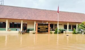 Foto : Kondisi SD Negeri Semampir, Kecamatan Pati, Senin (12/01/2026). (Sumber. Mitrapost.com/ Ilham)