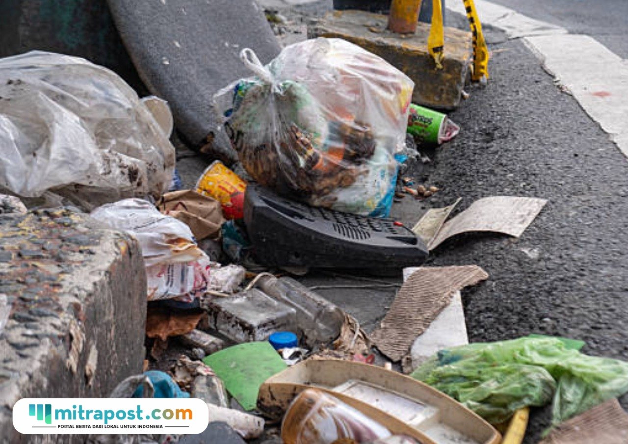 Ilustrasi Buang Sampah/istock