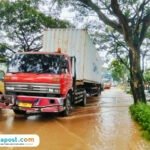 Foto : Penumpukan kendaraan di Jalan Lingkar Selatan rapat Desa Widorokandang, Kecamatan Pati. (Sumber. Mitrapost.com/ Ilham) Banjir