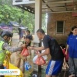 penyaluran bantuan logistik/Polres Kudus Desa Ngembalrejo