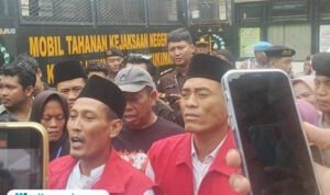 Foto : Botok CS usai melakukan sidang ketiga di Pengadilan Negeri Kelas IA Pati. (Sumber. Mitrapost.com/ Ilham)