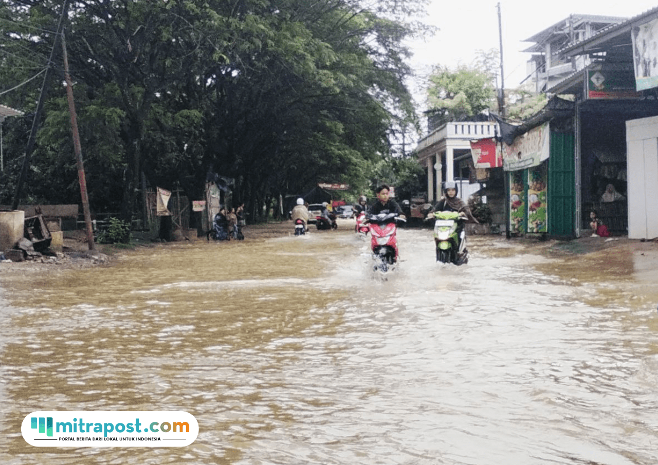Foto : Kondisi bencana banjir di Desa Glonggong, Kecamatan Jakenan, Minggu (11/01/2026). (Sumber. Mitrapost.com/ Ilham) Tanggap Darurat Bencana