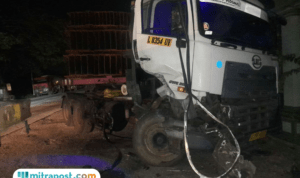 Foto : Kondisi Truk Trailer Tabrak pagar Koramil di Kecamatan Batangan Pati. (Dok. Polsek Batangan Pati)