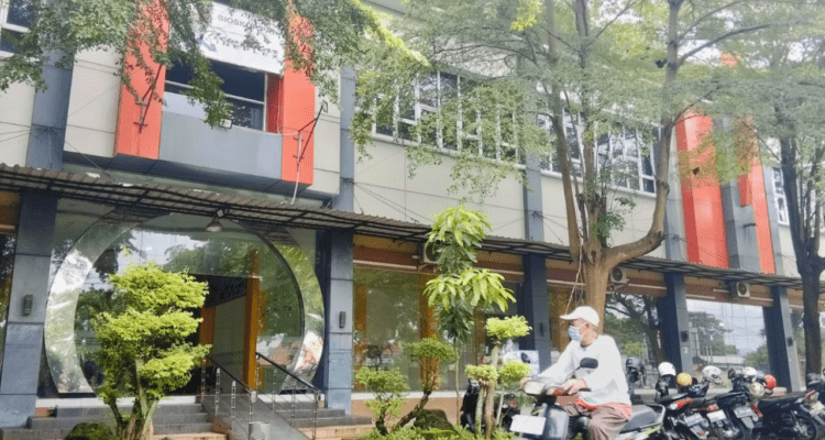 pati-plaza-pragolo Foto : Plaza Pragola di Kecamatan Margorejo Kabupaten Pati terlihat sepi pengunjung. (Sumber. Mitrapost.com/ Ilham)