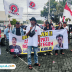Foto : Aliansi Masyarakat Pati Bersatu (AMPB) kawal sidang lanjutan Supriyono alias Botok dan Teguh Istiyanto di PN Pati. (Sumber. Mitrapost.com/ Ilham)