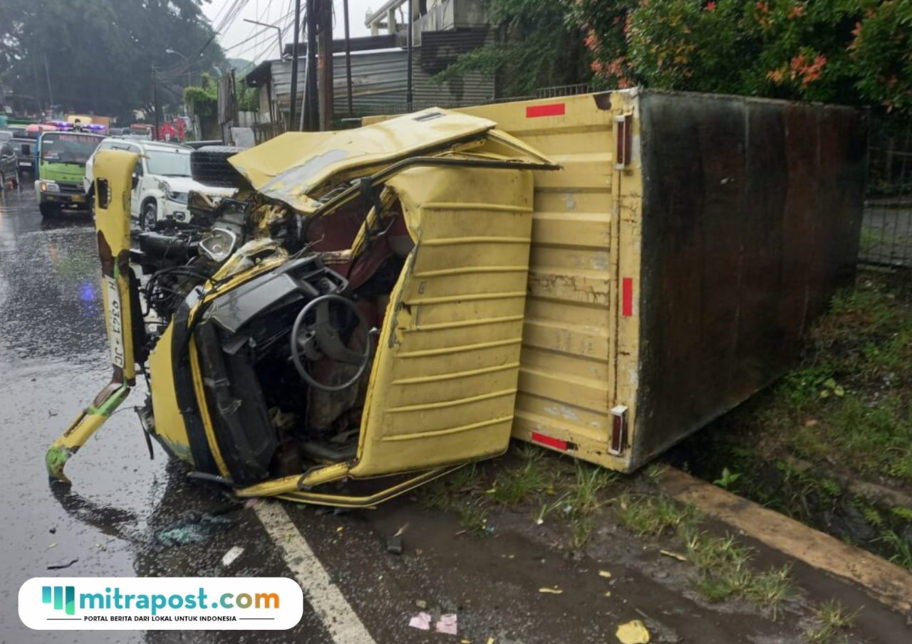 Truk Boks Oleng Tabrak Dua Kendaraan di Jalan Raya Bergas Menuju Bawen Semarang/polres semarang