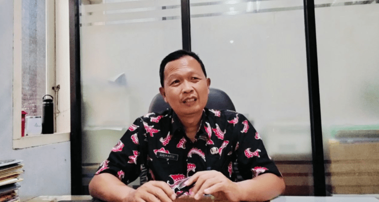 swasembada-gula-bongkar-ratoon Foto : Kepala Bidang Tanaman Pangan Hortikultura dan Perkebunan (TPHbun) Dinas Pertanian (Dispertan) Kabupaten Pati, Sugiharto. (Sumber. Mitrapost.com/ Ilham) Swasembada Gula