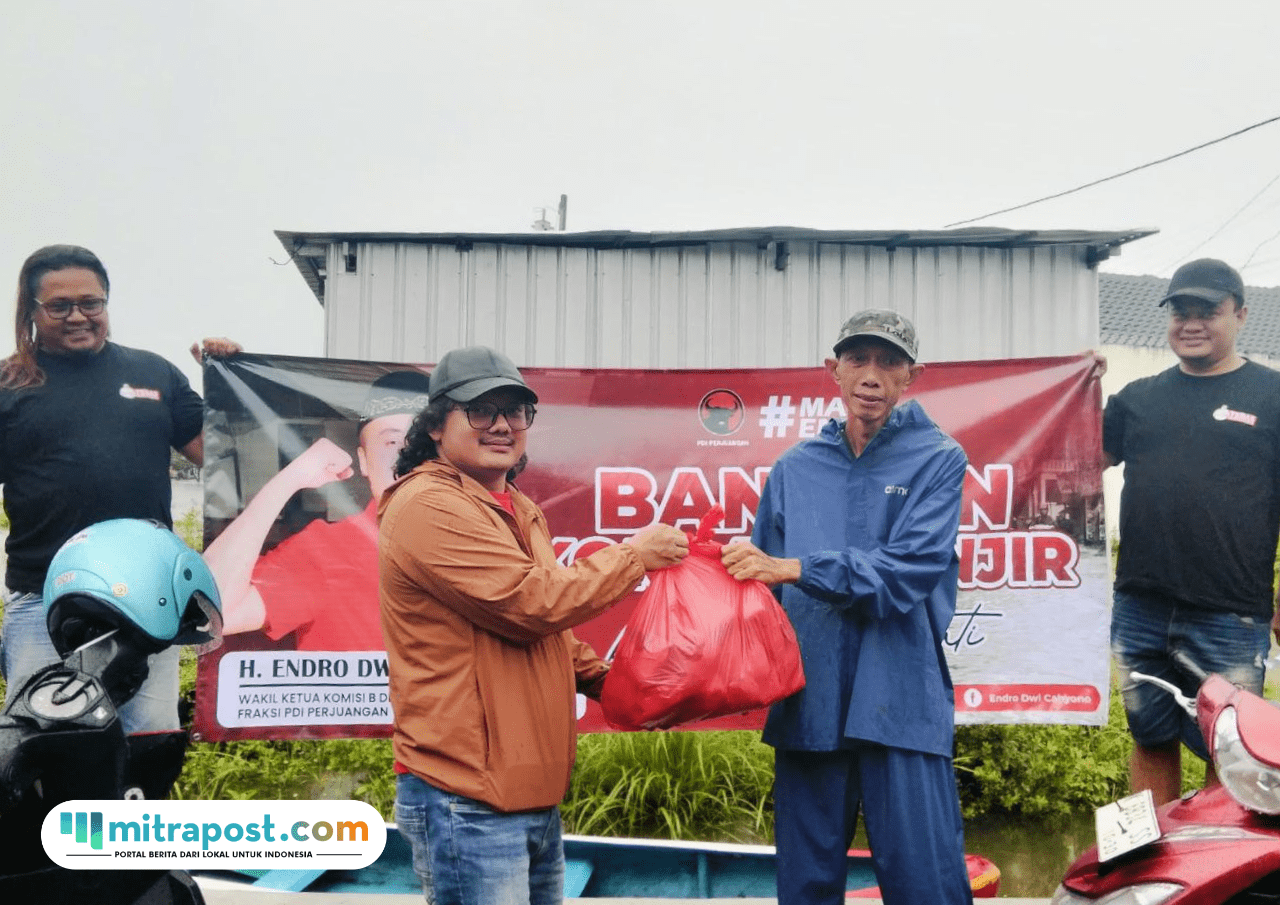 Foto : Tim Teras memberikan bantuan di dua desa Tondomulyo Kecamatan Jakenan. (Sumber. Mitrapost.com/ Ilham)
