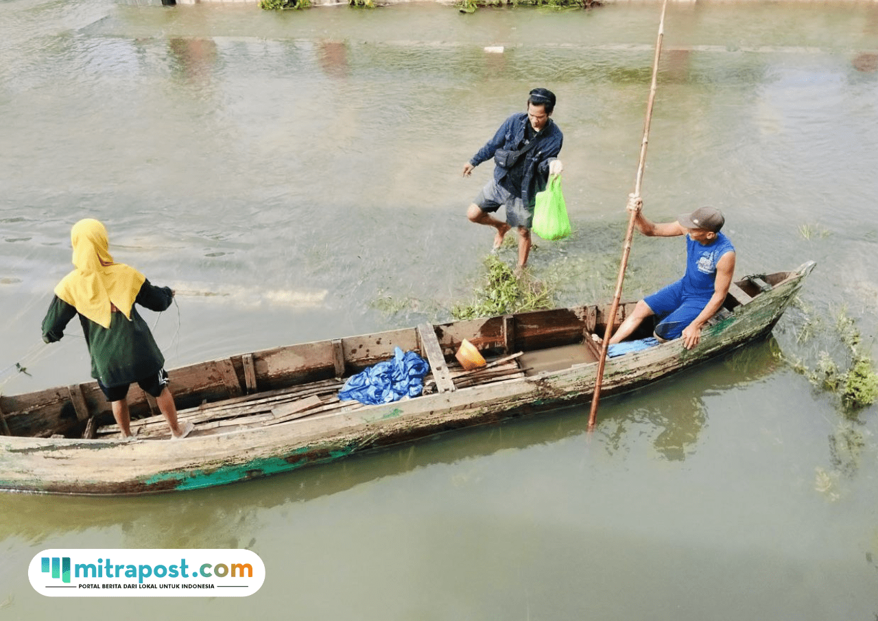 Foto : Kondisi banjir di Desa Karangrowo Kecamatan Jakenan Pati, belum lama ini. (Sumber. Mitrapost.com/ Ilham)