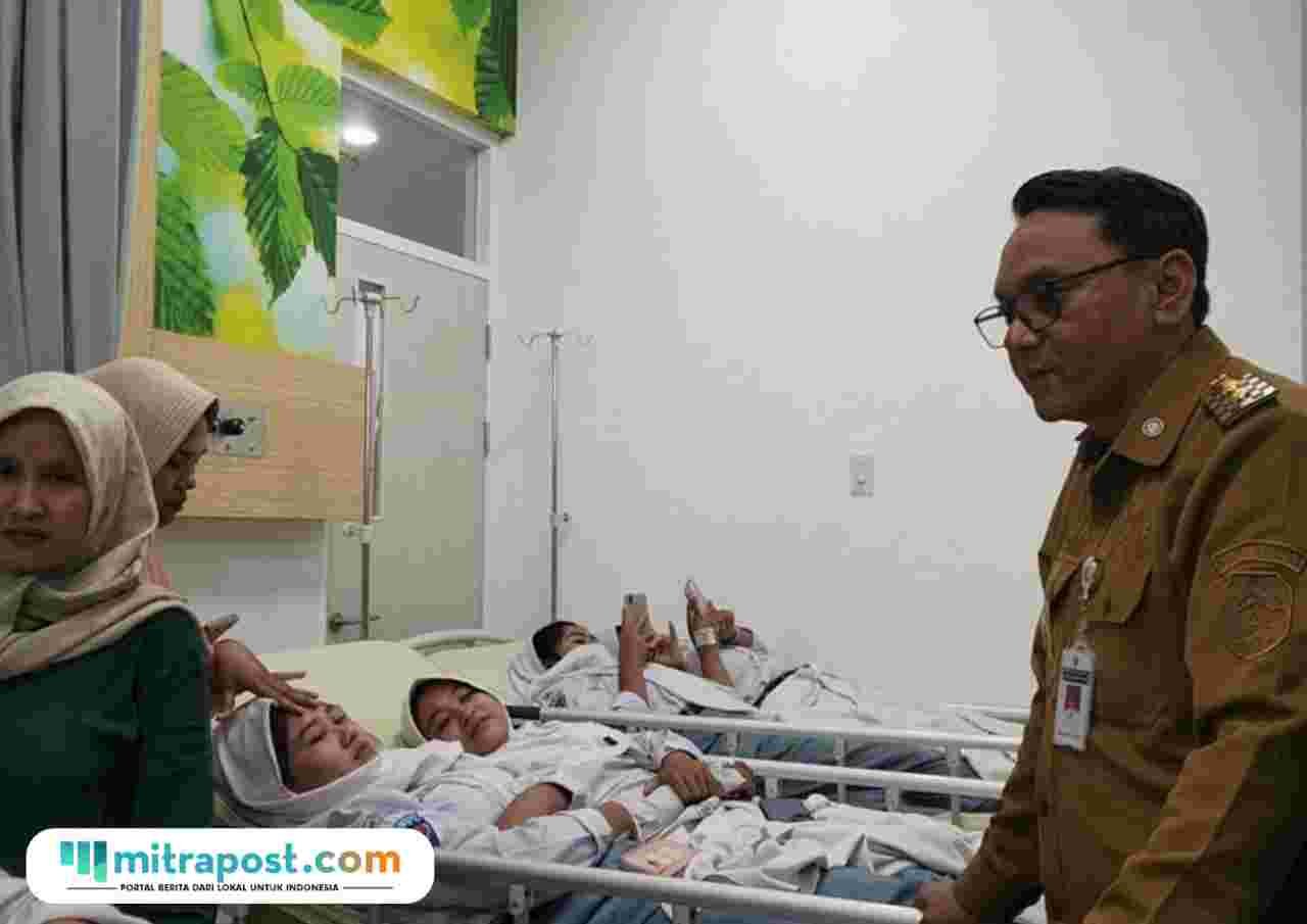 Foto : Dugaan keracunan menu MBG Siswa SMK N 4 Pati dirawat di RS KSH, Senin (09/02/2026). (Sumber. Mitrapost.com/ Ilham)