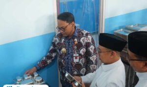 Foto : Plt Bupati Pati, Risma Ardhi Chandra melakukan sidak di dapur SPPG yang ada di wilayahnya, belum lama ini. (Sumber. Mitrapost.com/ Ilham) Foto : Plt Bupati Pati, Risma Ardhi Chandra melakukan sidak di dapur SPPG yang ada di wilayahnya, belum lama ini. (Sumber. Mitrapost.com/ Ilham)