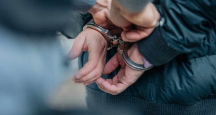 Ilustrasi penangkapan pelaku/istock Debt Collector