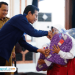 Foto : Pemberian santunan anak yatim di Pendopo Kabupaten Pati oleh PWI Pati. (Dok. Humas Pemkab Pati)