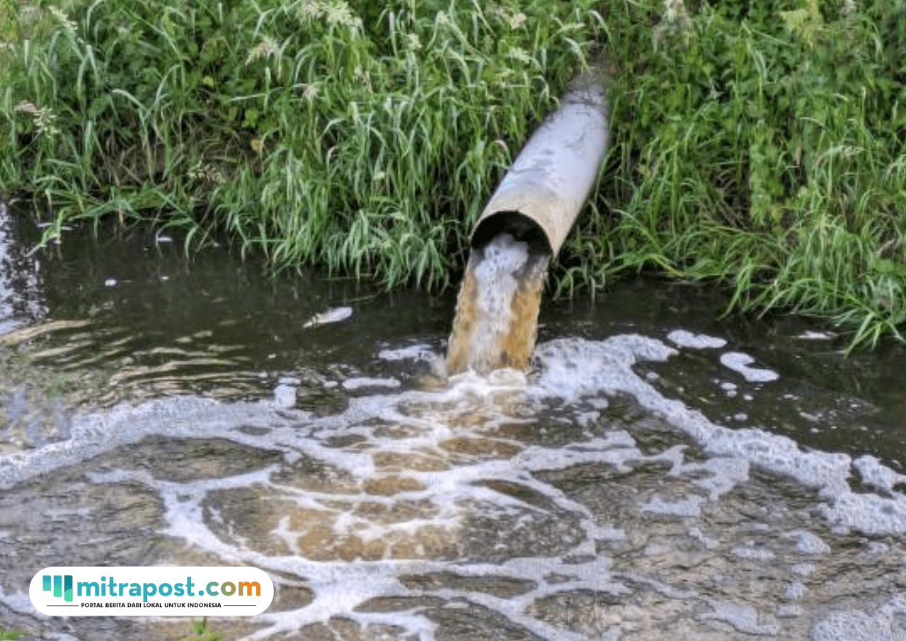 Limbah dari Gudang Terbakar di Tangsel Diduga Jadi Biang Kerok Pencemaran Air Sungai, Polisi Selidiki
