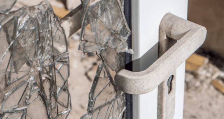 Modus Pecah Kaca di Bekasi