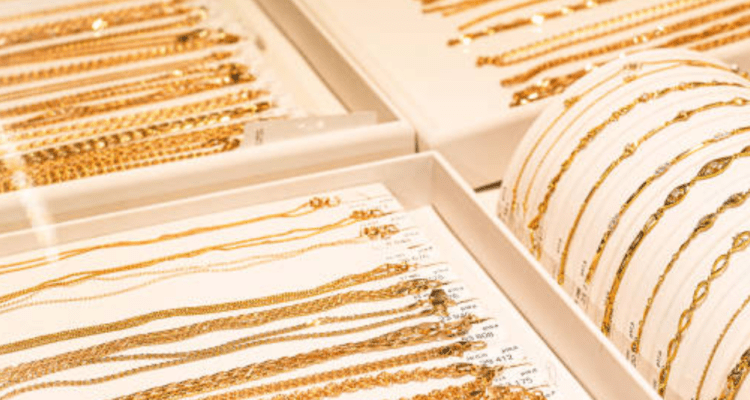 pencurian-perhiasan Wanita Paruh Baya di Makassar Nekat Bakar Toko dan Curi Perhiasan Senilai Rp2 Miliar