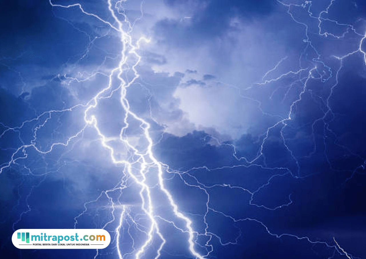 3 Warga Sleman Tersambar Petir saat Meneduh di Gubuk, 2 Tewas