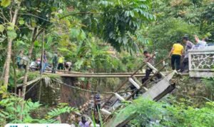 Kondisi jembatan yang roboh/Polresta Pati Kondisi jembatan tlogowungu yang roboh/Polresta Pati
