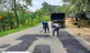 Foto : Perbaikan ruas jalan provinsi kewenangan Provinsi Jawa Tengah di wilayah Kabupaten Pati. (Dok. Balai Pengelolaan Jalan Wilayah Jawa Tengah).