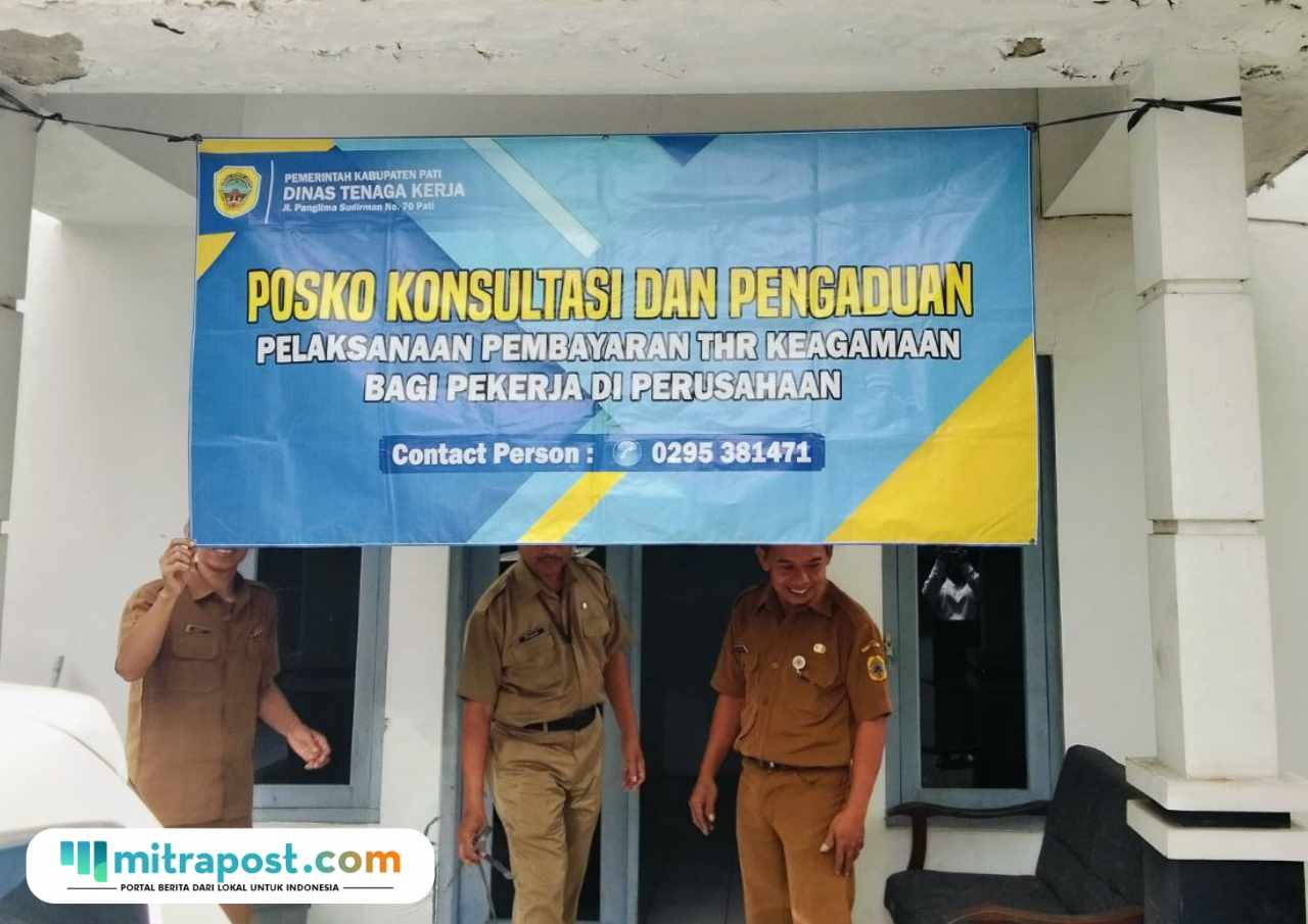Foto : Posko pengaduan THR Keagamaan tahun 2026 di kantor Disnaker Kabupaten Pati (Sumber. Mitrapost.com/ Ilham)