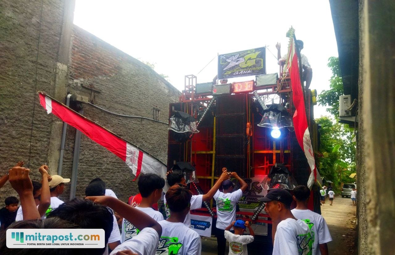 Foto : Sound Horeg saat digunakan untuk perayaan karnaval di Kecamatan Jakenan, belum lama ini. (Sumber. Mitrapost.com/ Ilham)