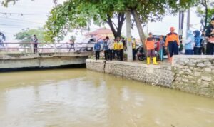 Foto : Peninjauan terhadap jembatan di Jalan Pantura Pati-Rembang tepat Desa Ketitang Wetan bulan Oktober 2025. (Sumber. Mitrapost.com/ Ilham)