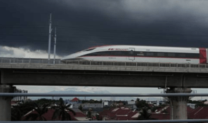 Cuaca Ekstrem Membuat Perjalanan Whoosh Berhenti, Sistem Sensor Deteksi Benda Asing Masuk Jalur