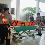 Foto : Mayat tanpa identitas ditemukan di Alas Perhutani Desa Sitiluhur Kecamatan Gembong telah dibawa ke RSUD Soewondo Pati. (Sumber. Mitrapost.com/ Ilham)