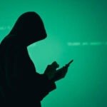 Ilustrasi pelaku pelecehan seksual di chat/istock FH UI